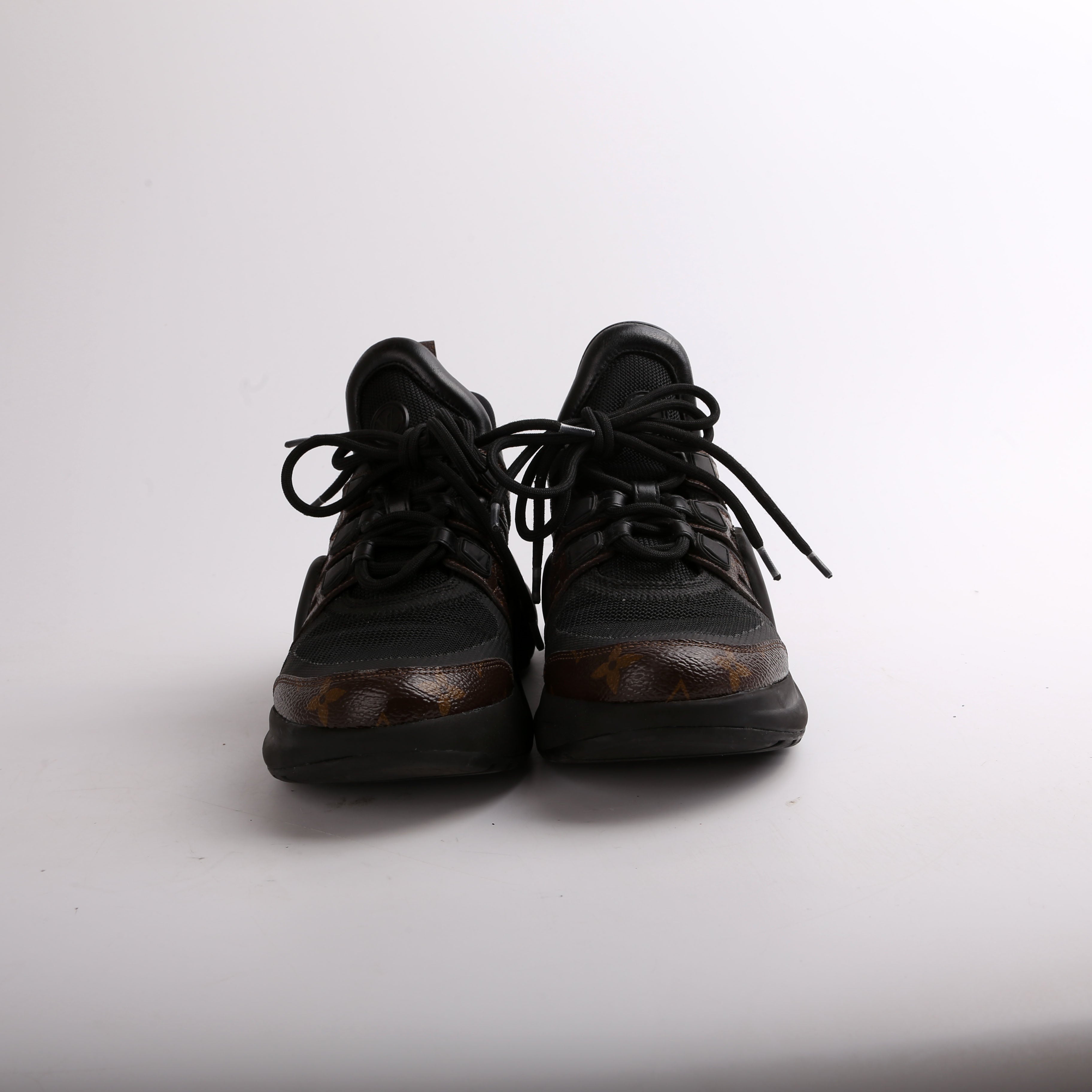 Archlight Sneakers Size 37.5