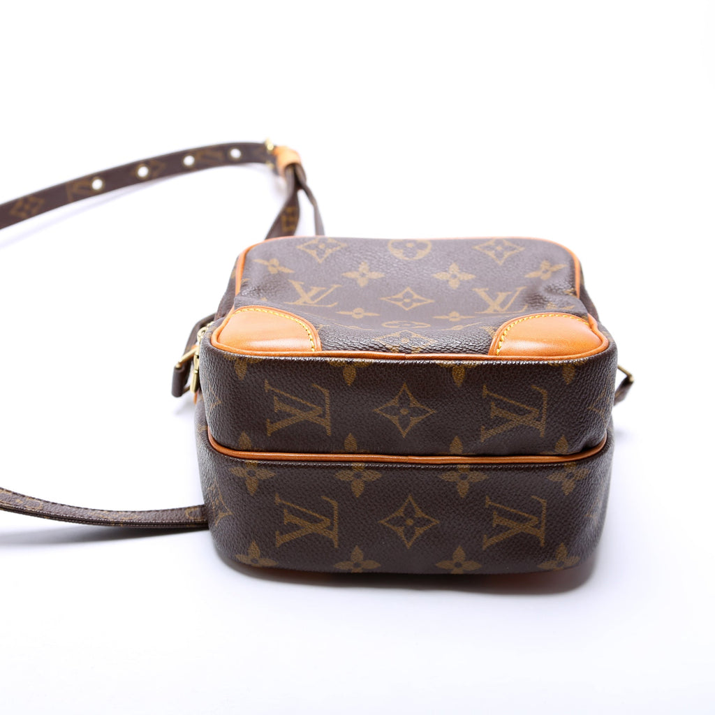 Amazone Monogram