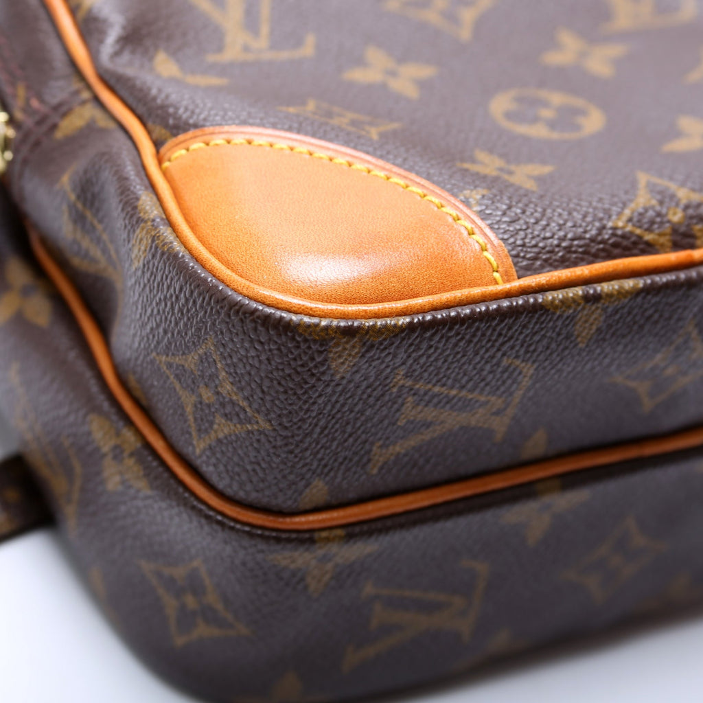 Amazone Monogram