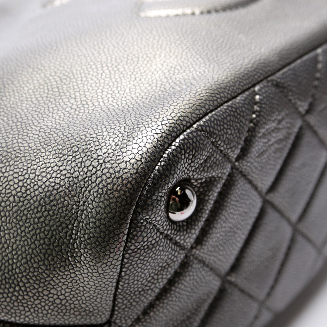 Timeless CC Soft Tote 14M Silver