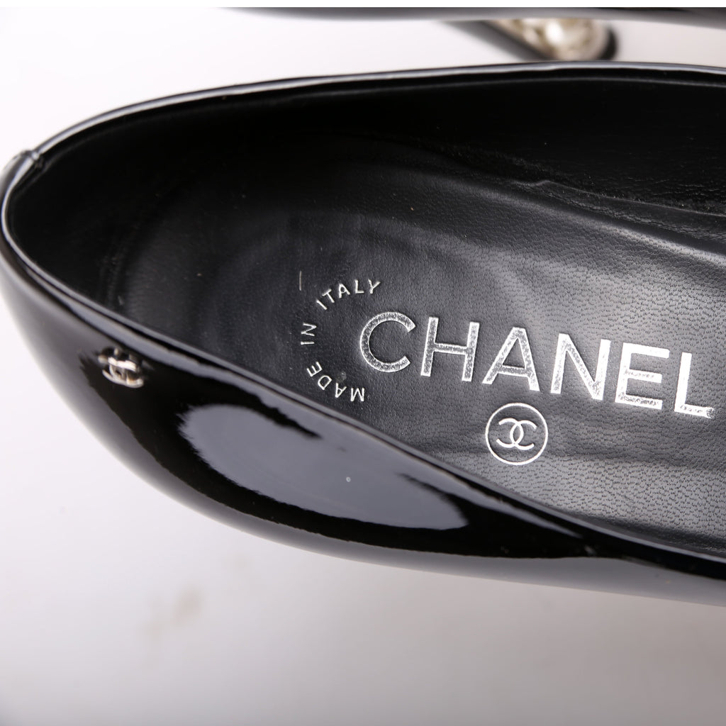 Patent Leather & Pearl Heels Size 40
