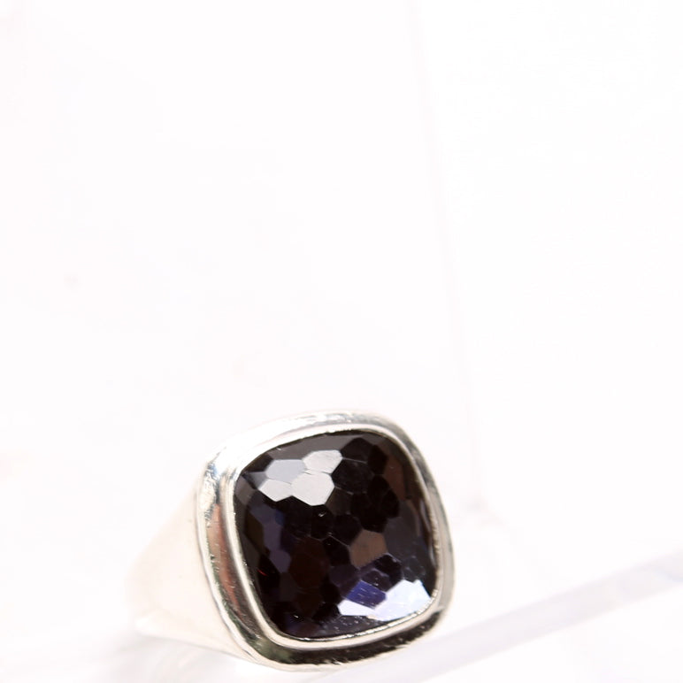 Albion Signet Ring Black Size 7 Orchid/925