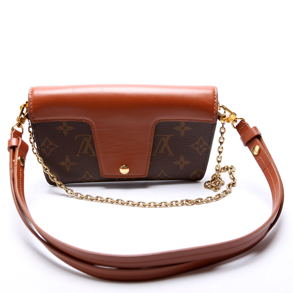 Padlock On Strap Monogram