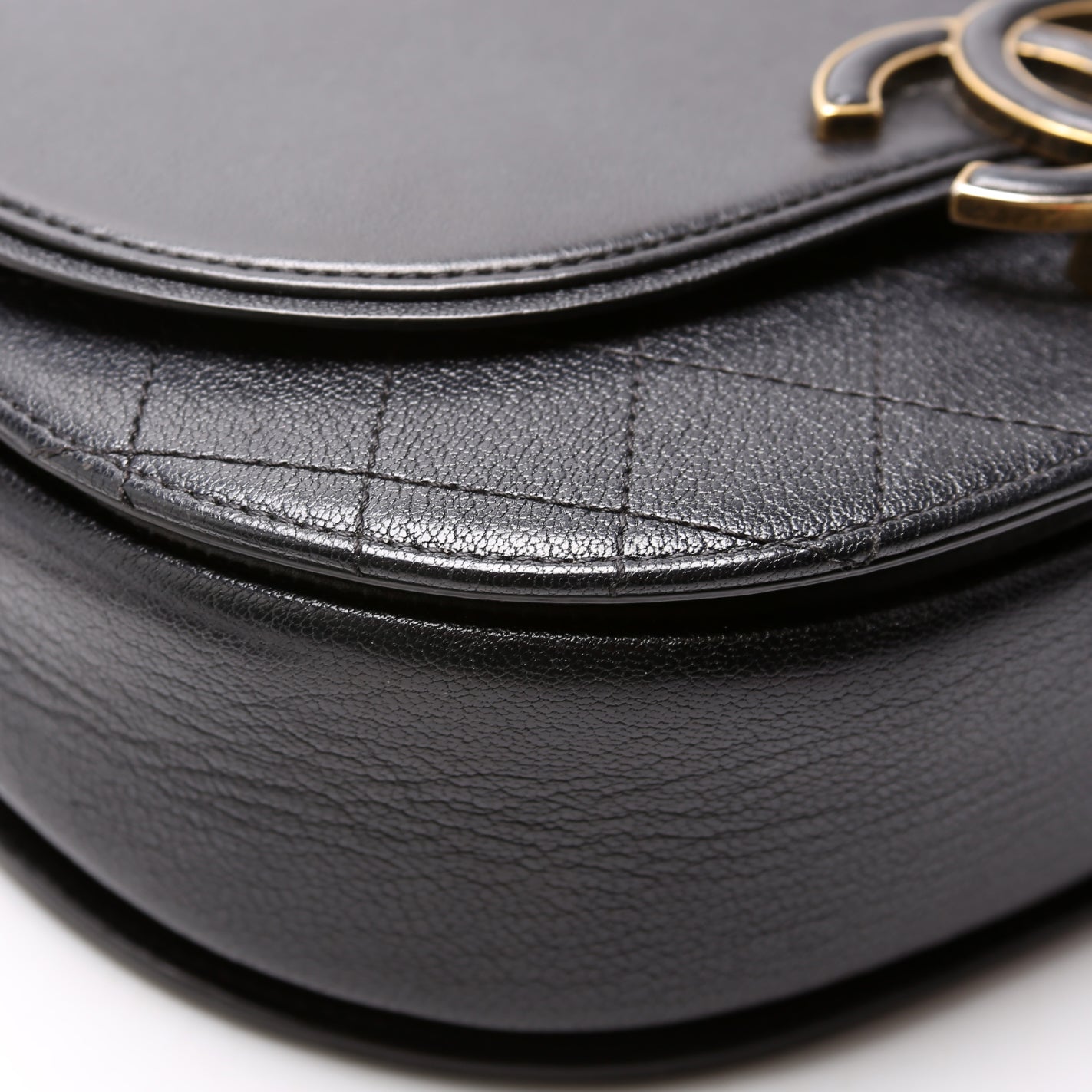 Coco Curve Messenger Small Goatskin/Calfskin 24M Black