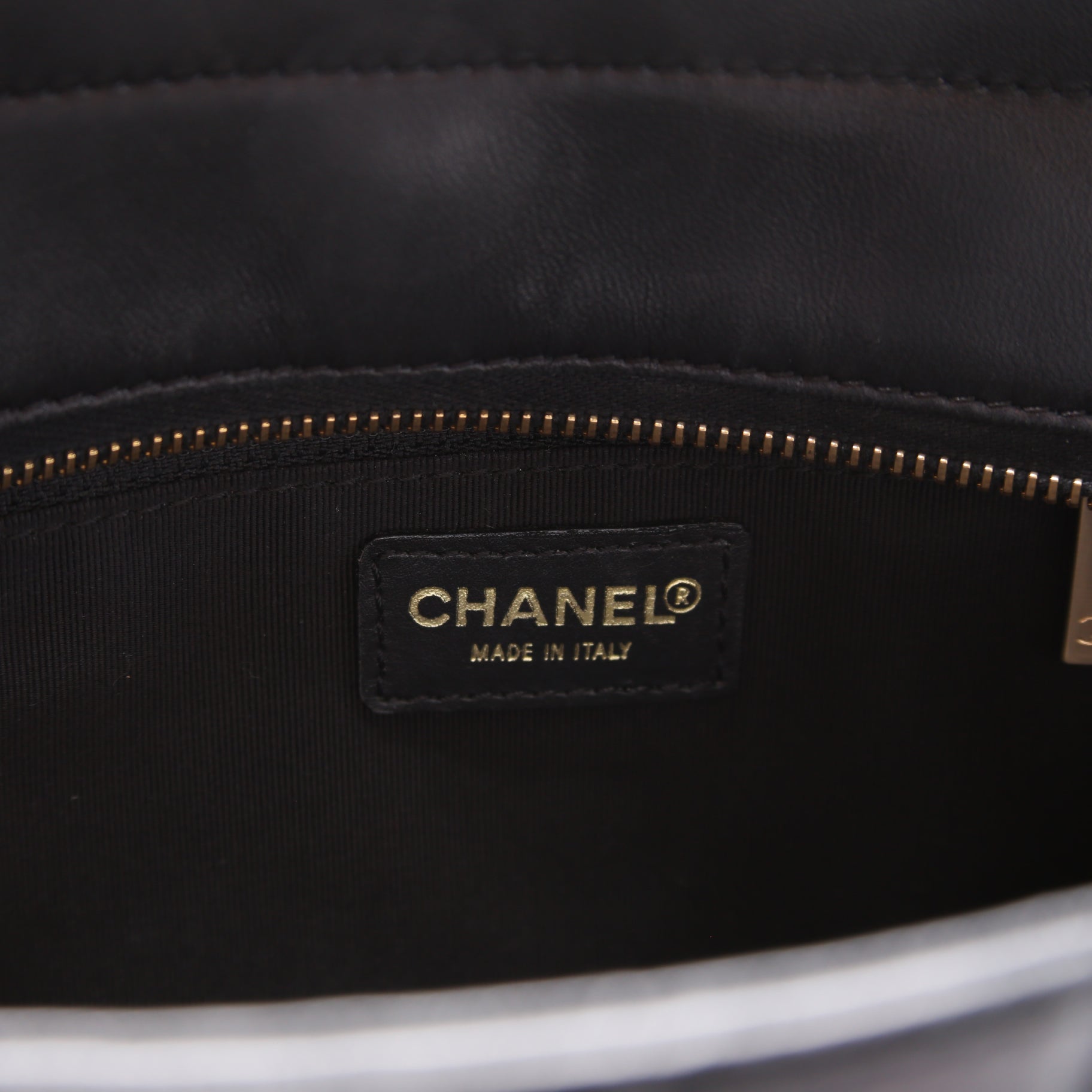 Chocolate Bar Vertical Tote Lambskin 6M Black
