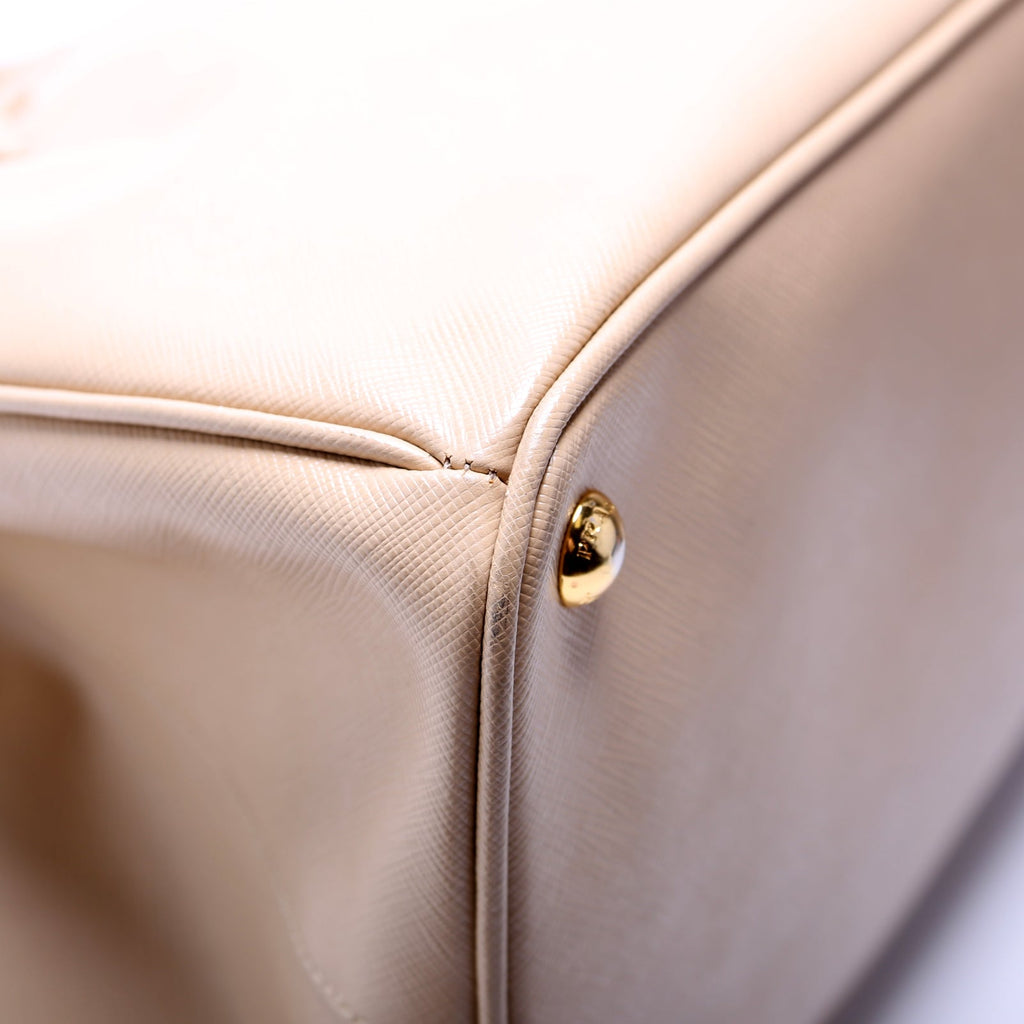 Saffiano Lux Large Tote Beige