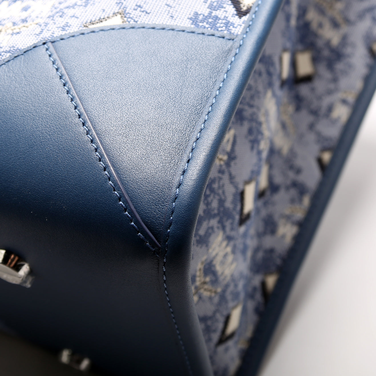 Munchen Jacquard XLarge Tote Blue