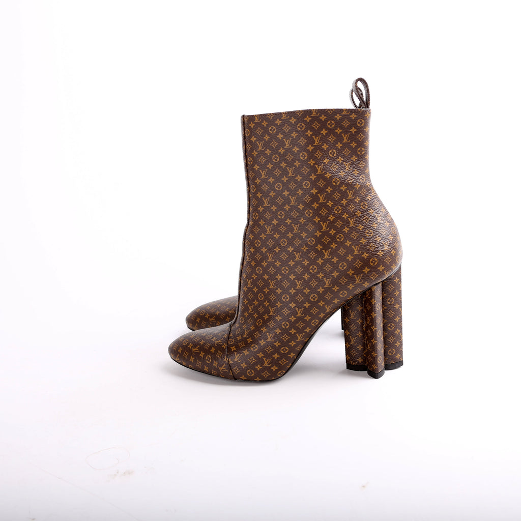 Mini Mono Silhouette Ankle Boots Size 36.5