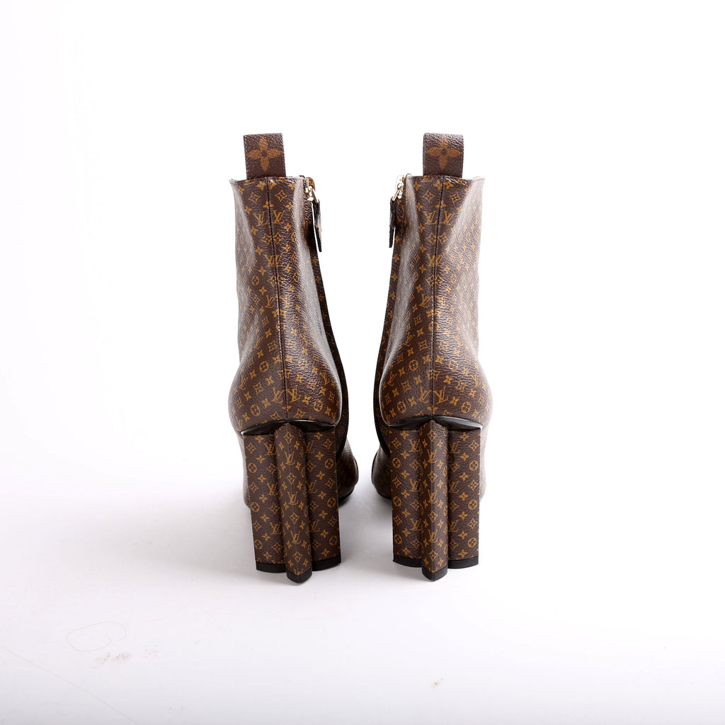 Mini Mono Silhouette Ankle Boots Size 36.5