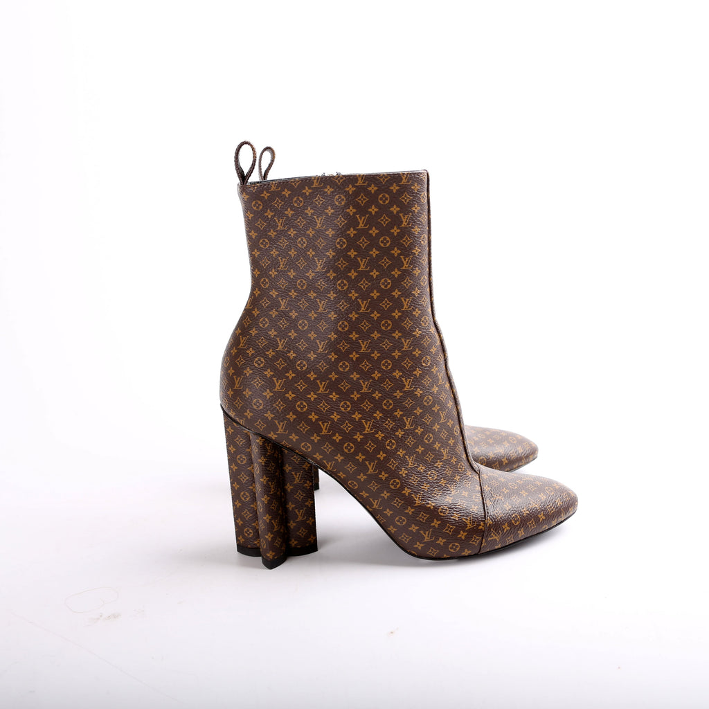 Mini Mono Silhouette Ankle Boots Size 36.5