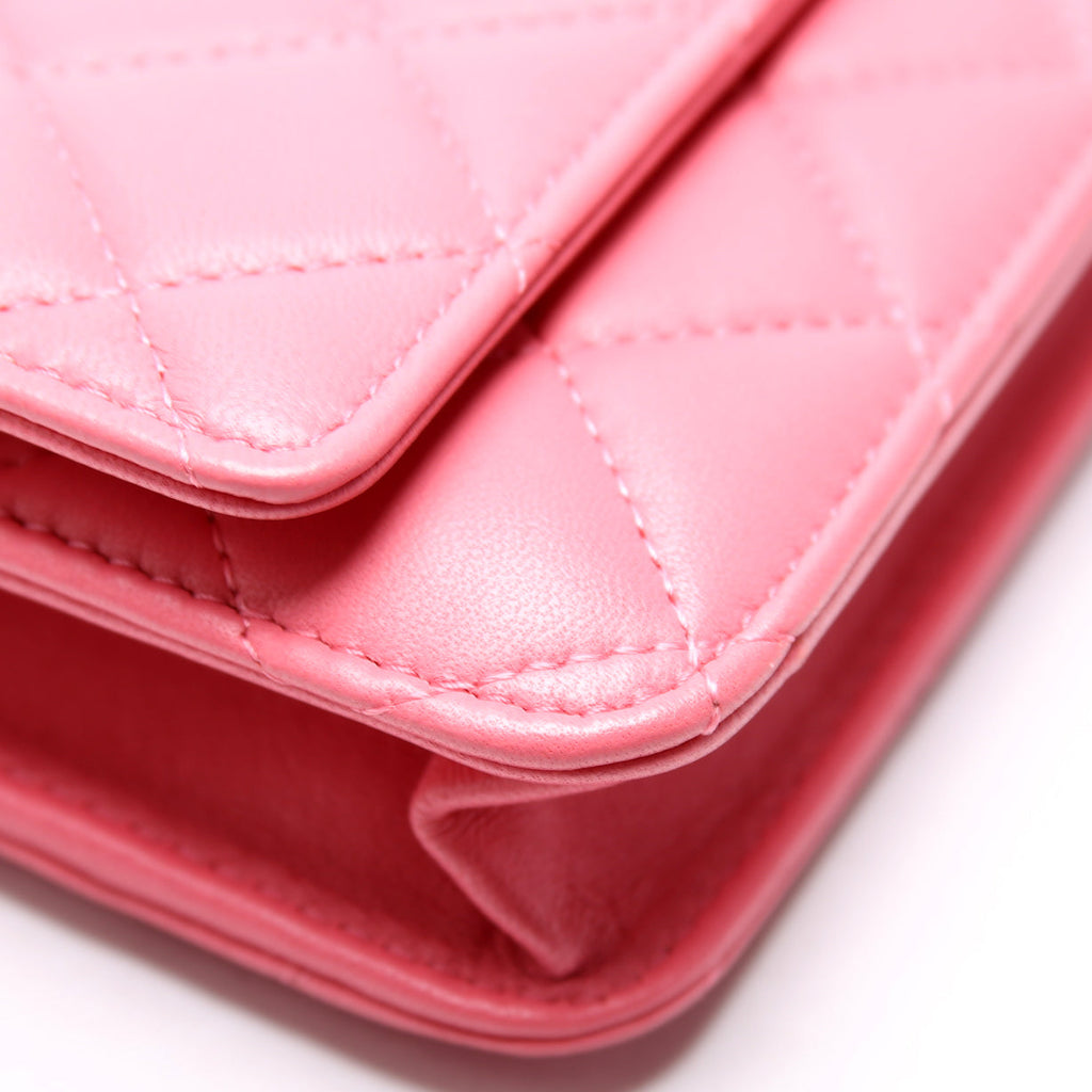 WOC Classic Quilted Lambskin Pink