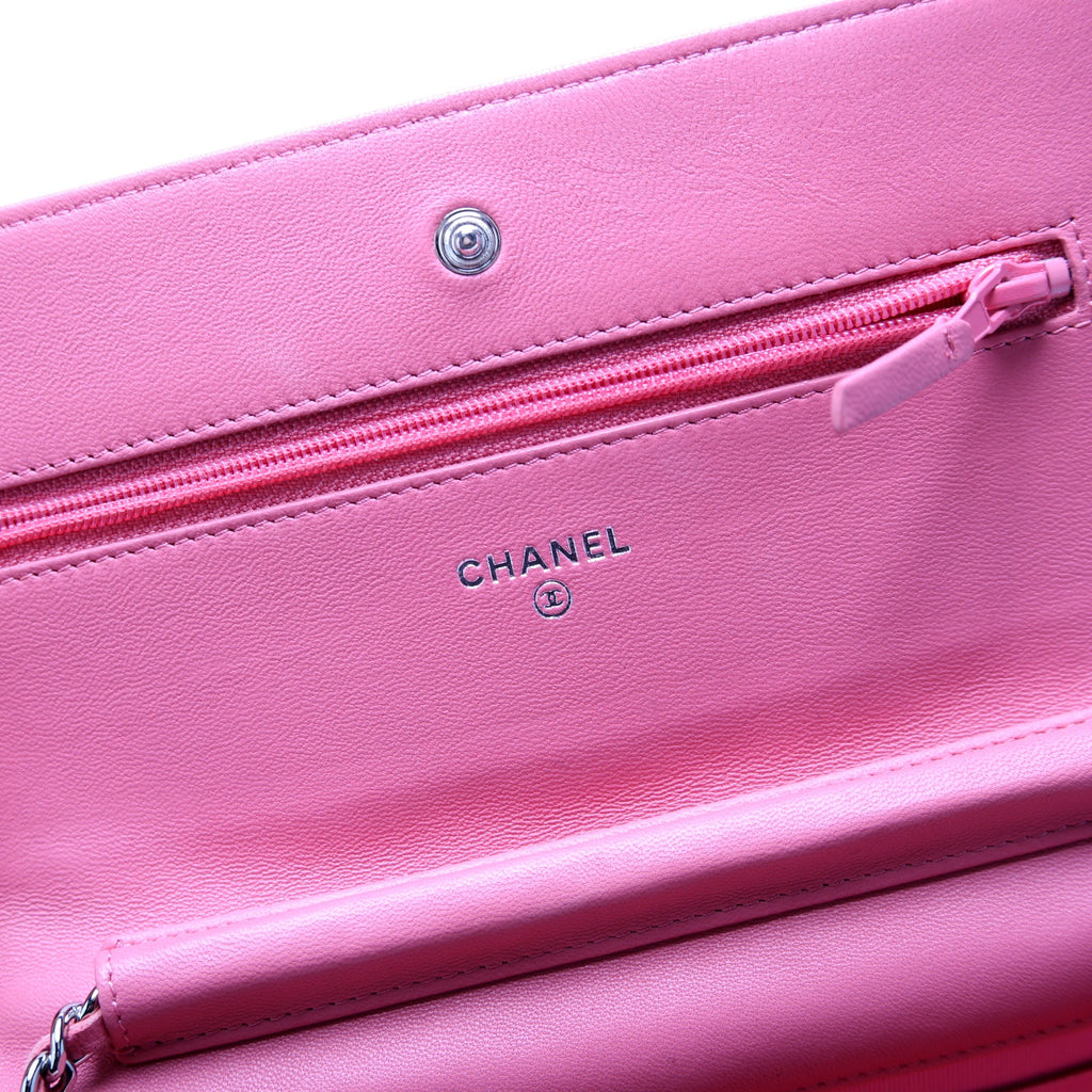 WOC Classic Quilted Lambskin Pink