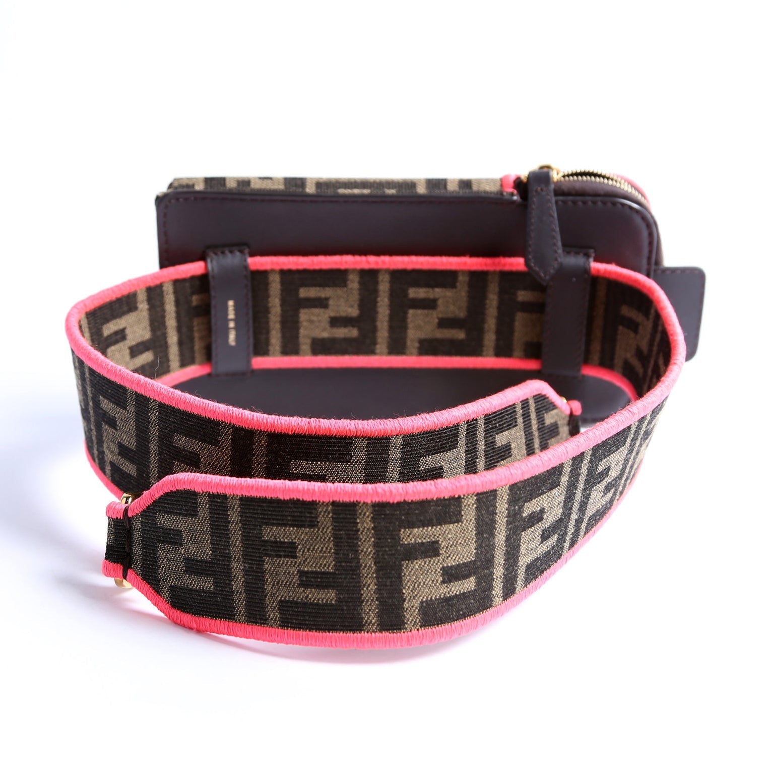 8AV132 Strap You With Phone Pouch Zucca Fabric Brown/Pink