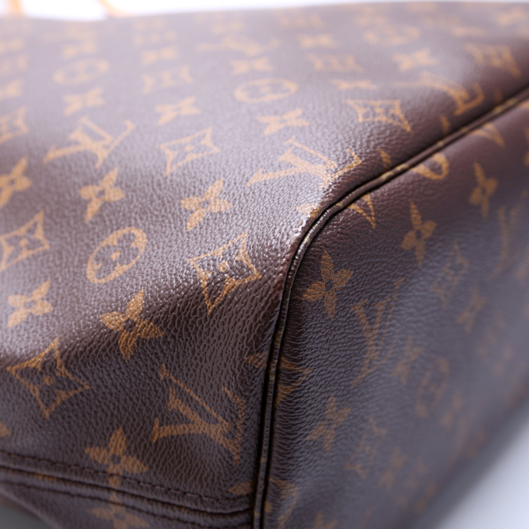 Neverfull MM Monogram Red
