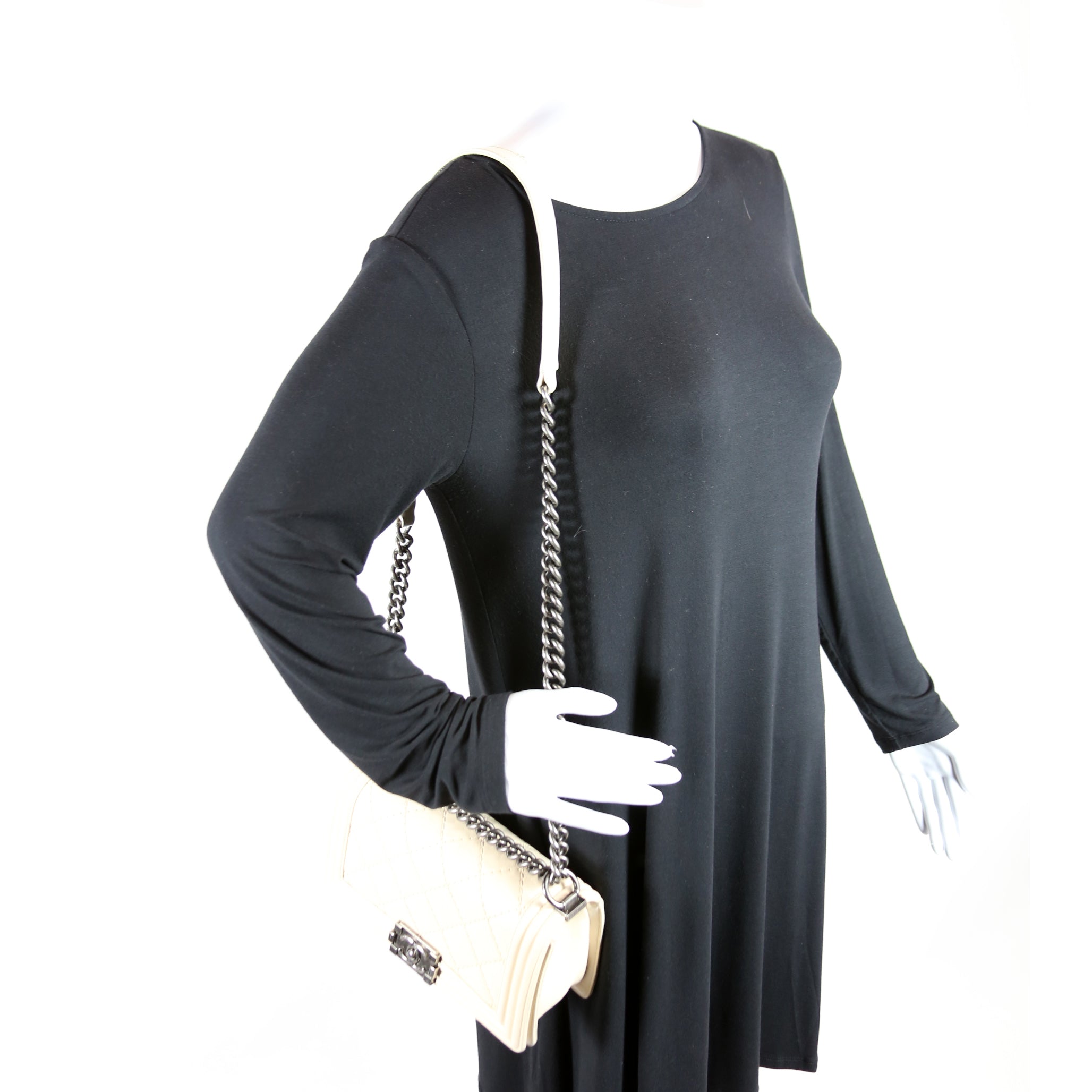 Boy Flap Medium New Calfskin Double Stitch 18M Cream