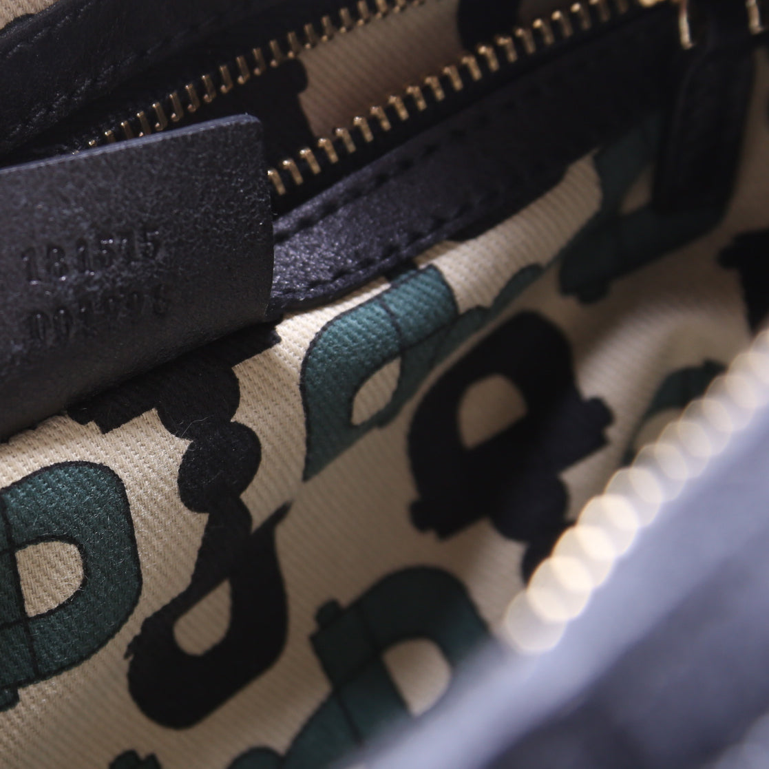 Signoria Hobo Black