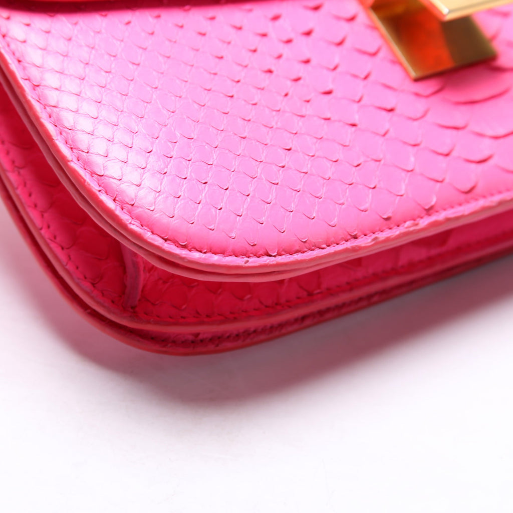 Classic Box Bag Python Medium Pink
