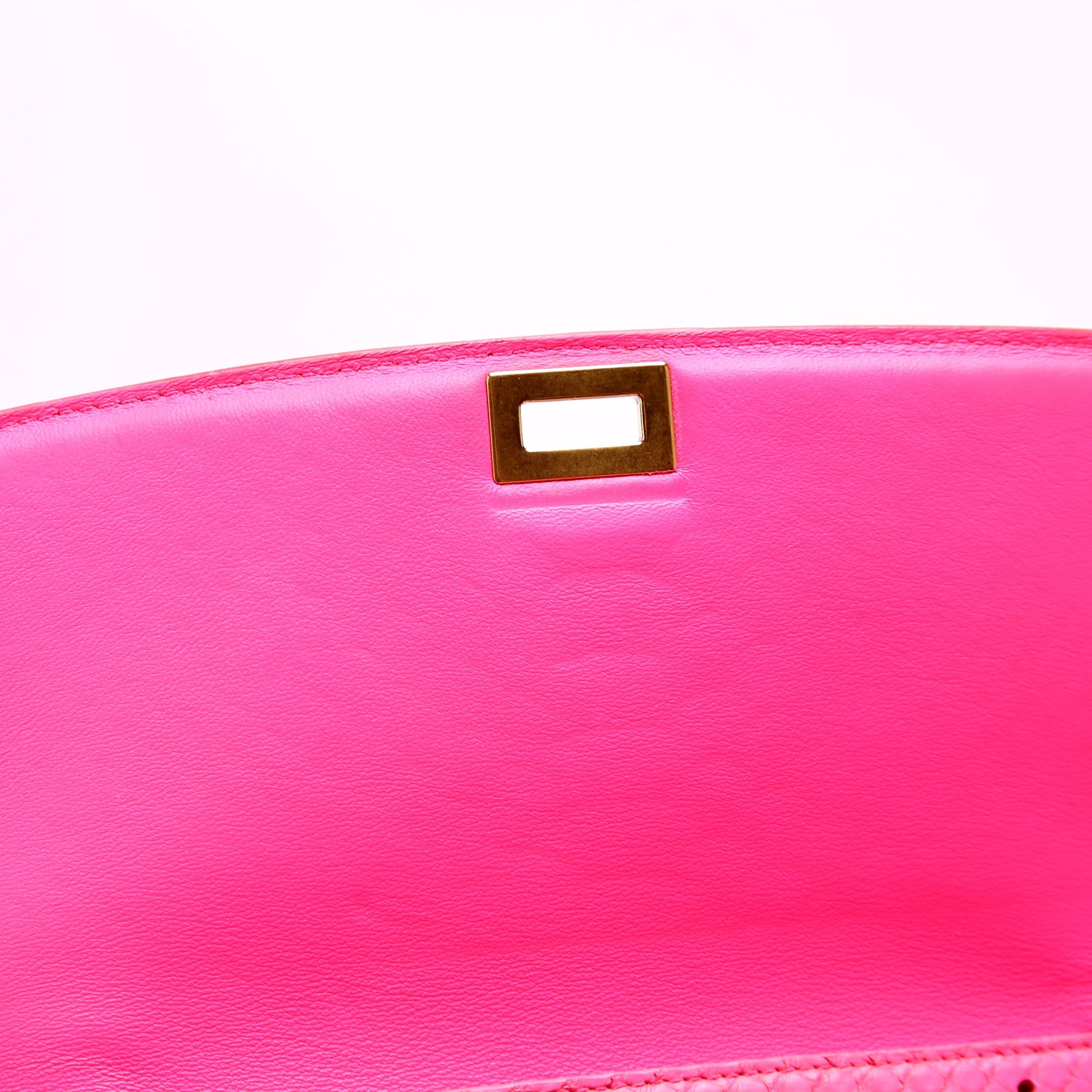 Classic Box Bag Python Medium Pink