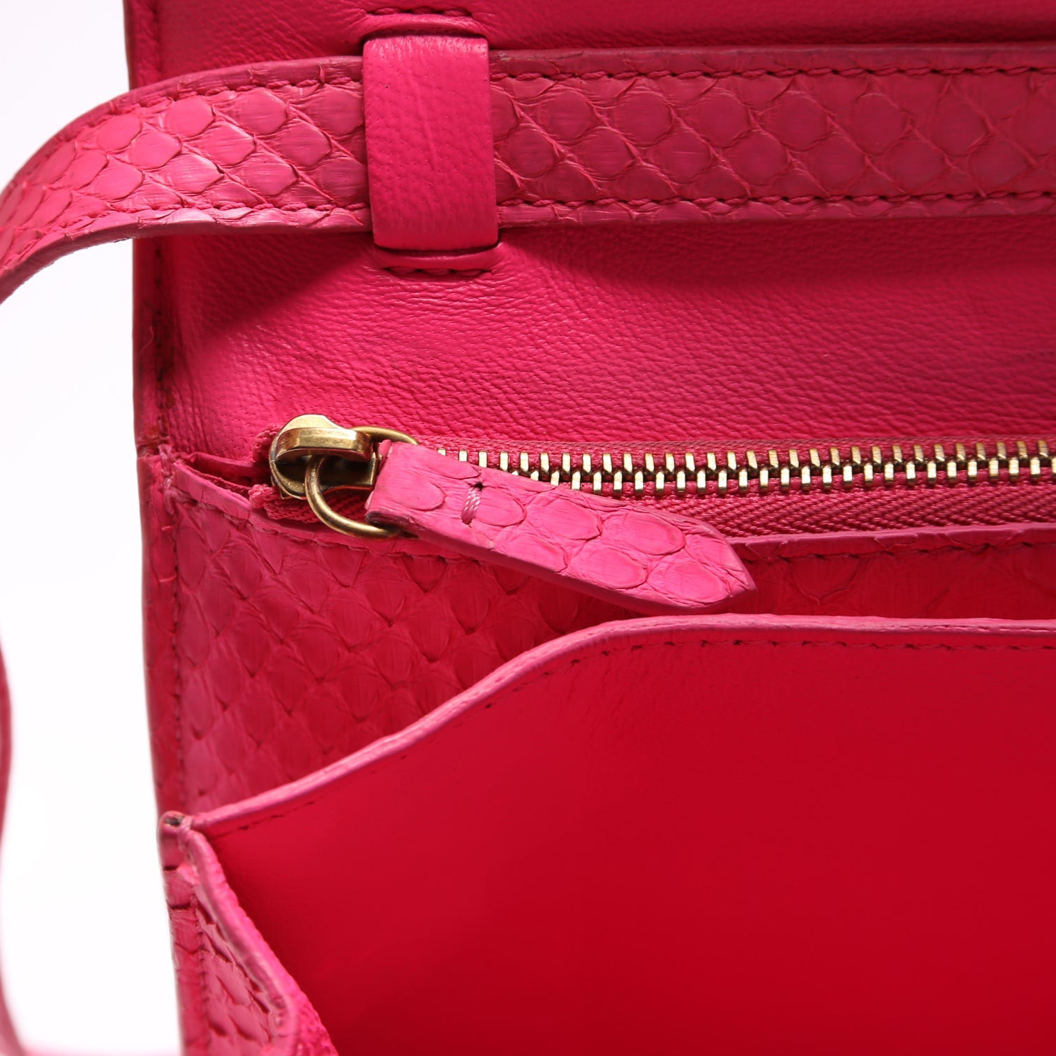 Classic Box Bag Python Medium Pink