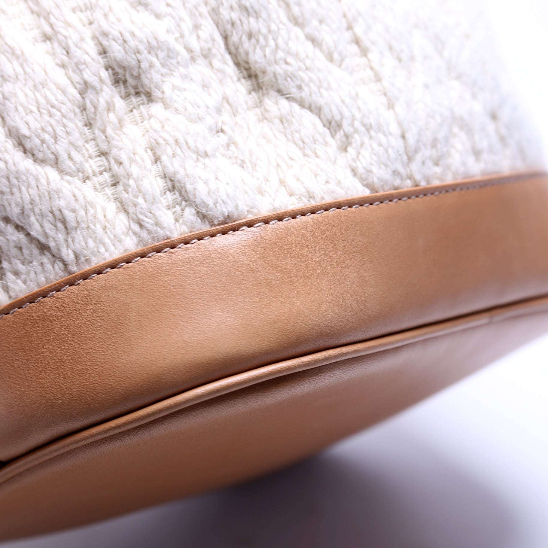 Le Maillon Bucket Knit/Calfskin Beige