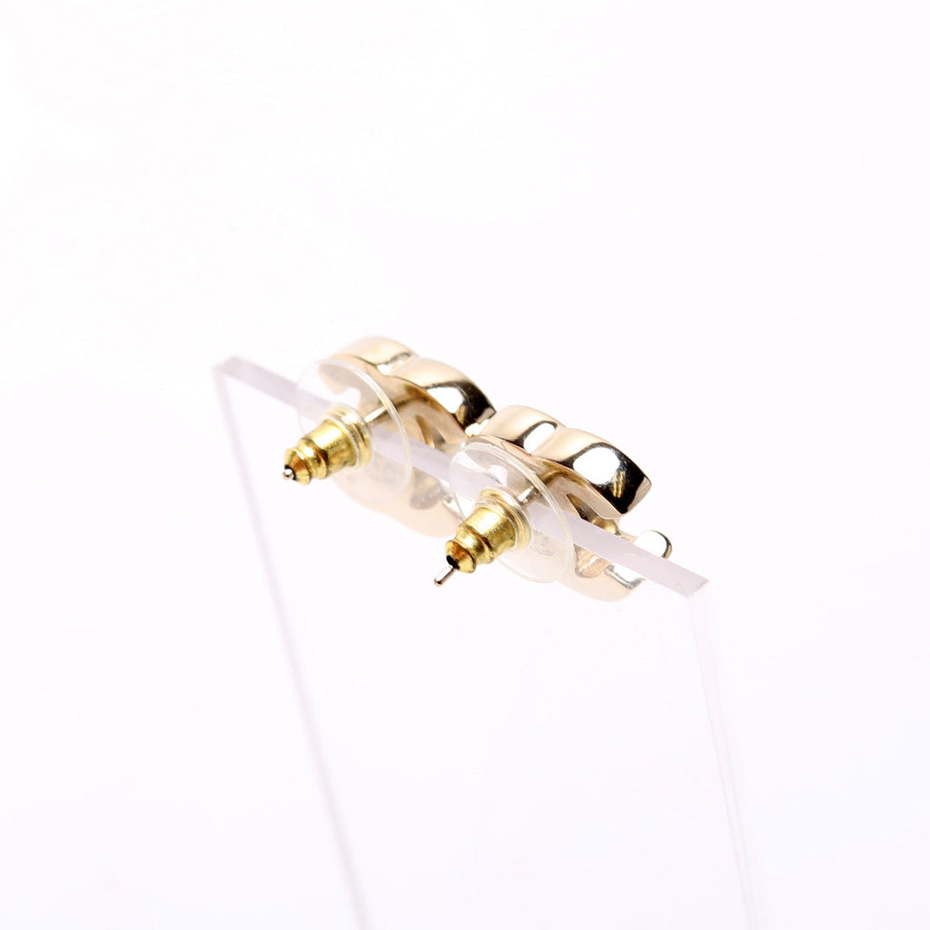 CC Turnlock Stud Earrings Gold