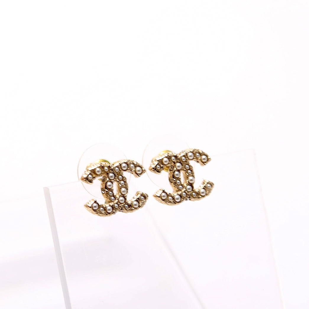 Pearl CC Stud Earrings Gold/Pearl