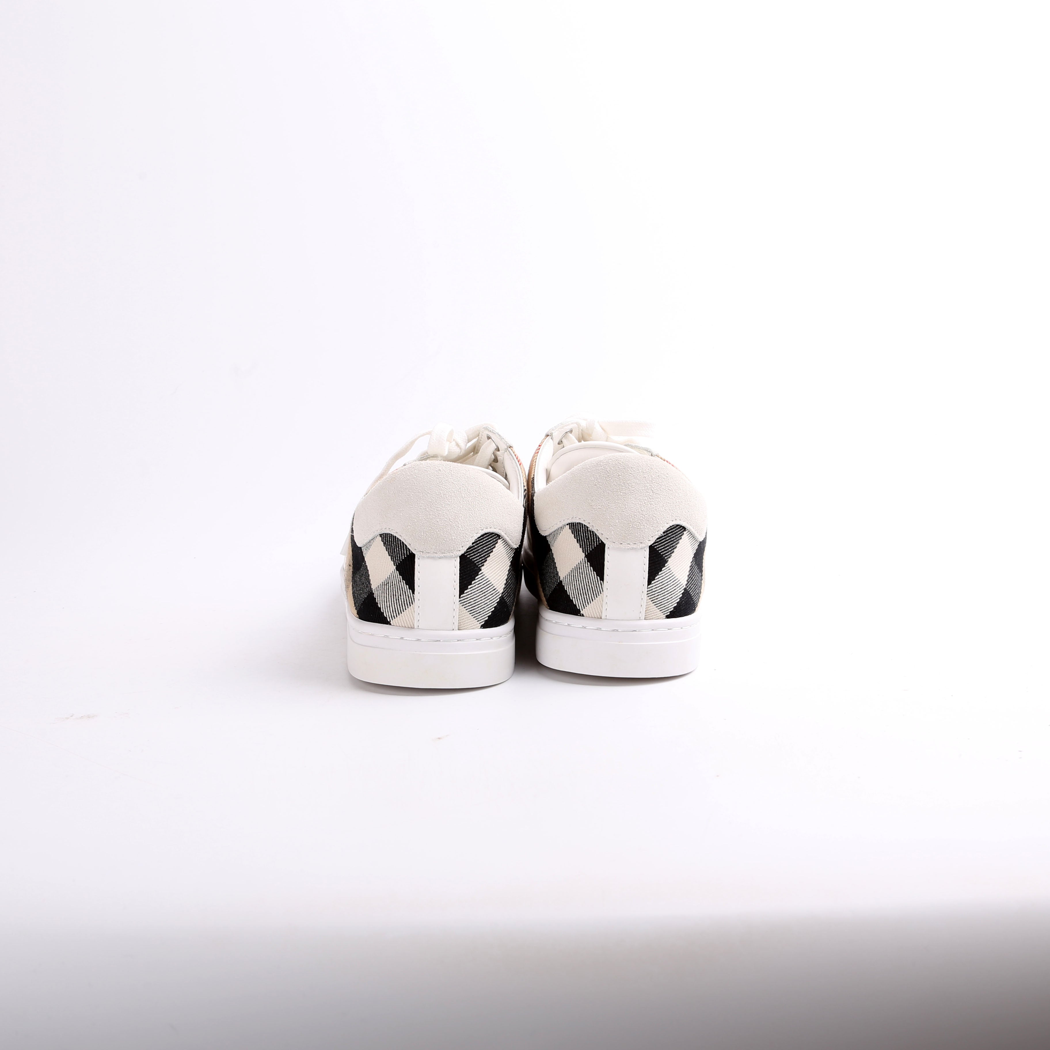 Check Low Top Sneakers Size 42