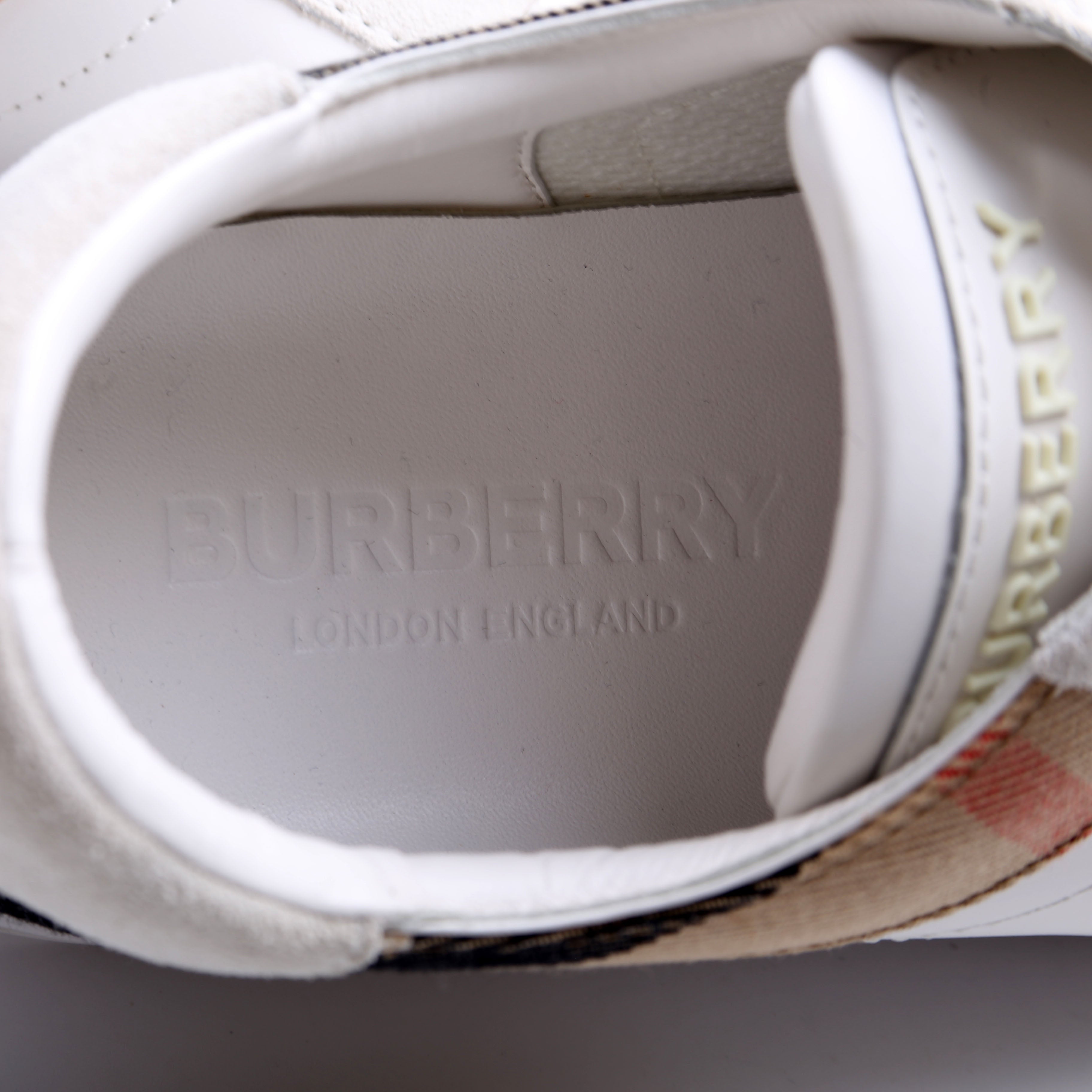 Check Low Top Sneakers Size 42