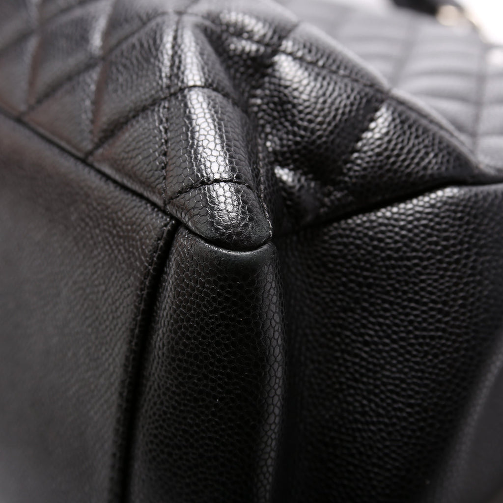 Grand Shopping Tote Caviar Black