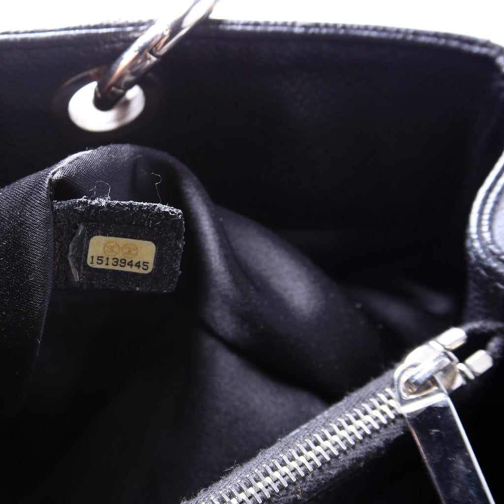 Grand Shopping Tote Caviar Black