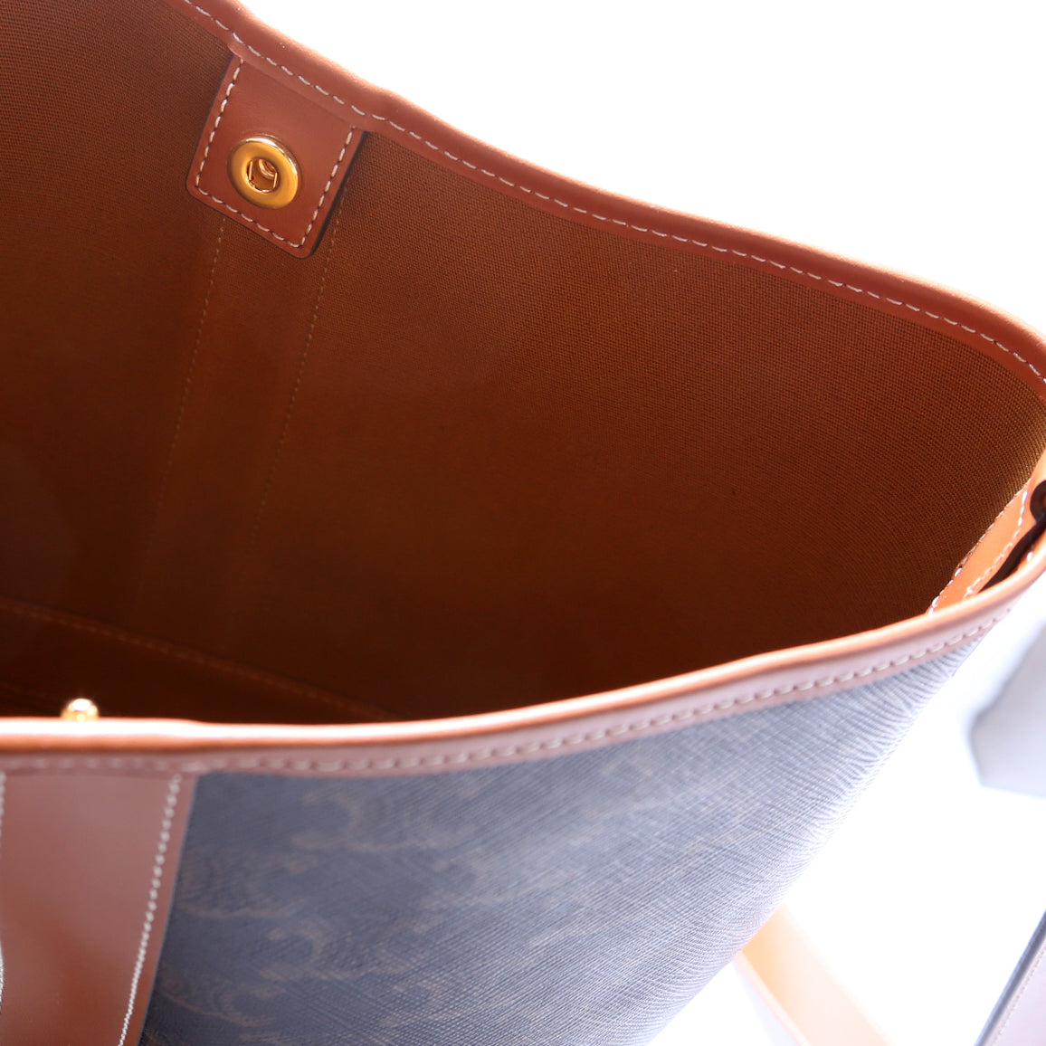 Triomphe Small Bucket Bag Brown