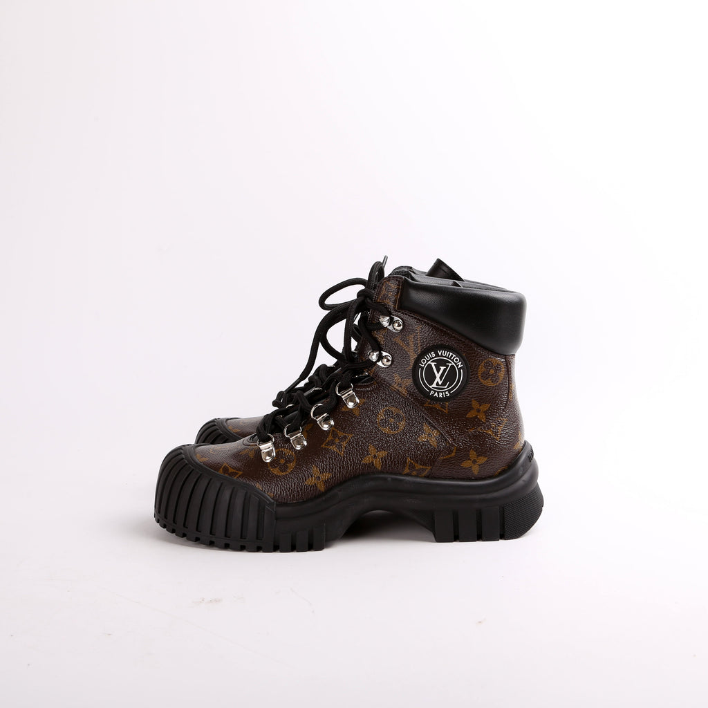 Ruby Flat Ranger Boots Size 38