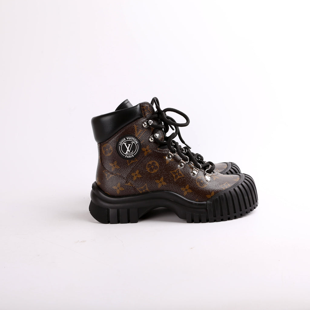 Ruby Flat Ranger Boots Size 38