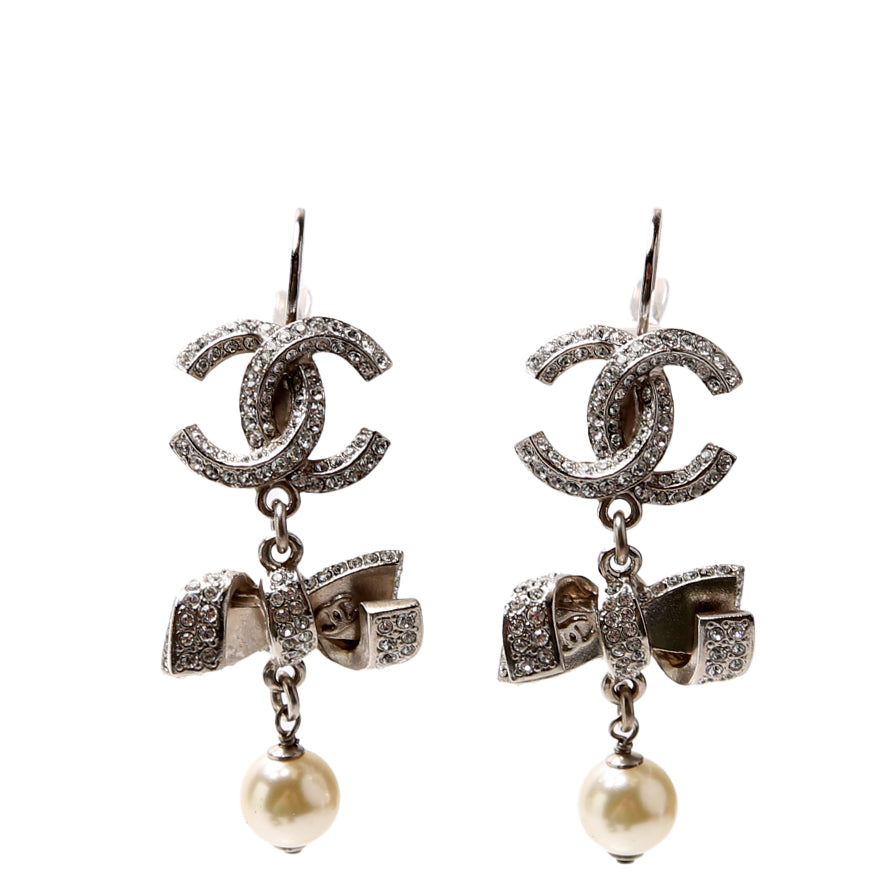 Crystal CC Ribbon Drop Earrings Silver/Pearl