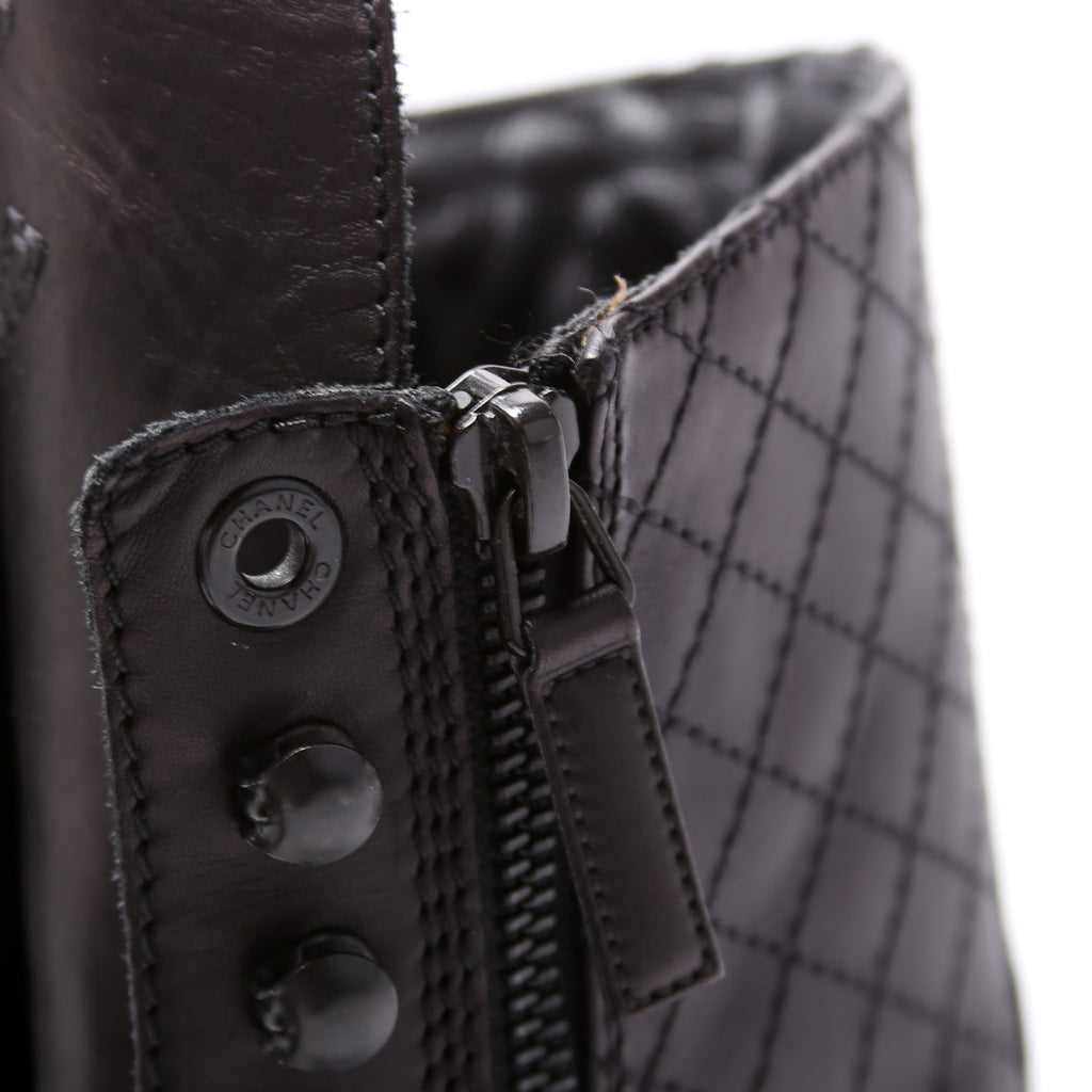 CC Quilted Calfskin Combat Boots Size 39 Black