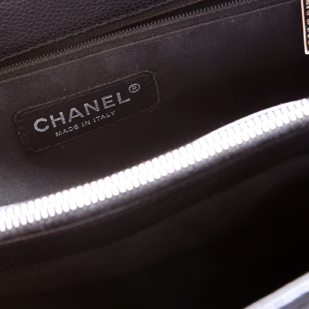 Grand Shopping Tote Caviar 15M Black