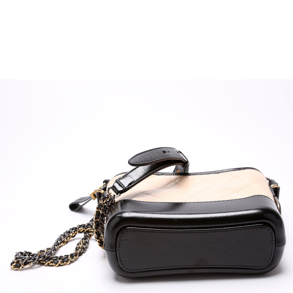 Gabrielle Hobo Small Calfskin 25M Beige/Black