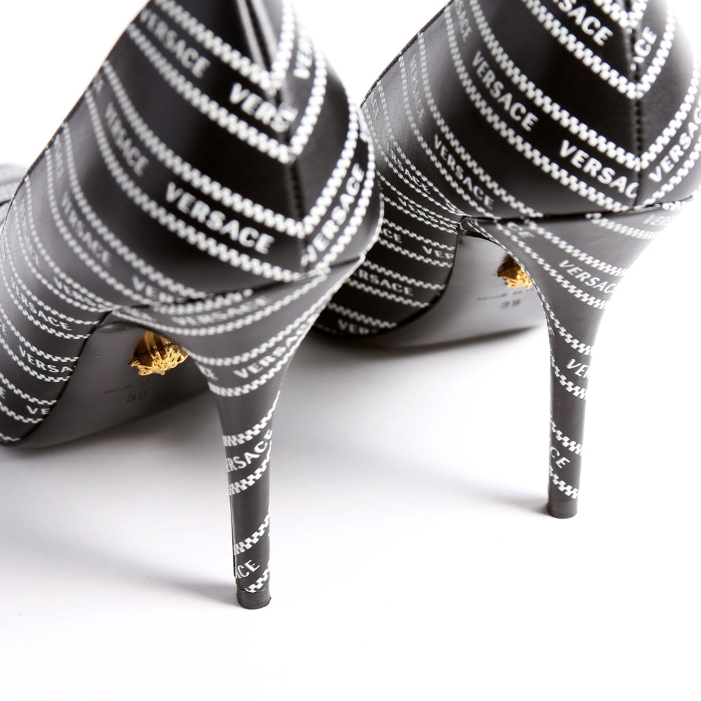 Logo Pointed Toe Pumps Size 39 Black