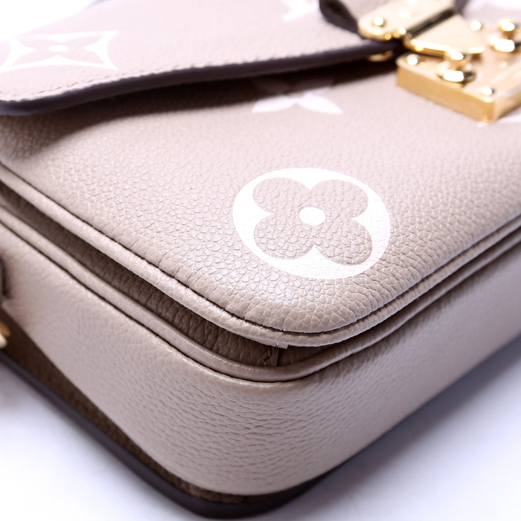 Pochette Metis East West Bicolor Empreinte Turtledove