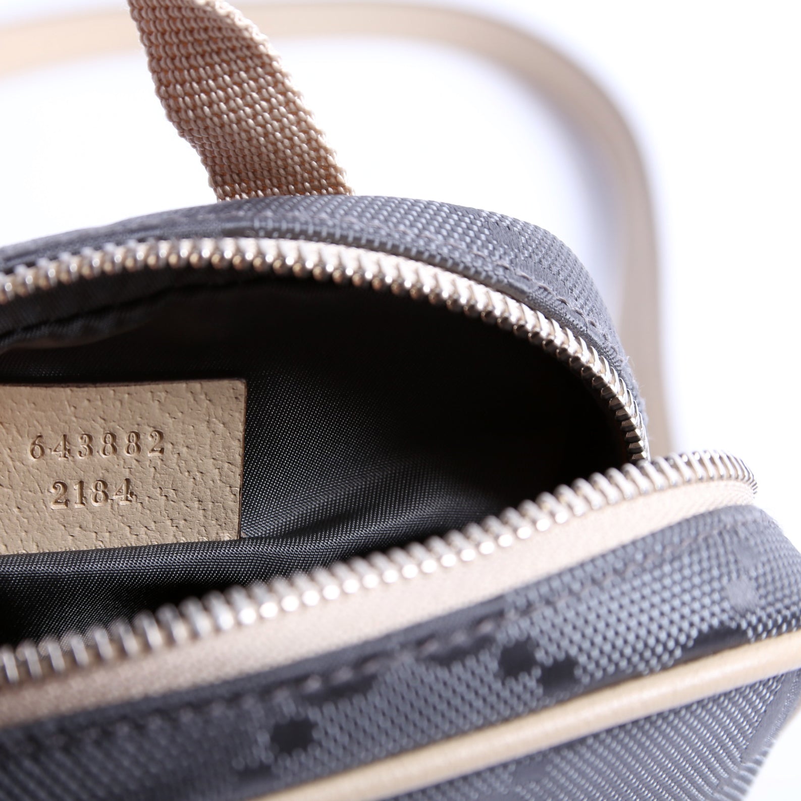Gucci 643882 GG Nylon Off The Grid Mini Shoulder Grey/Beige