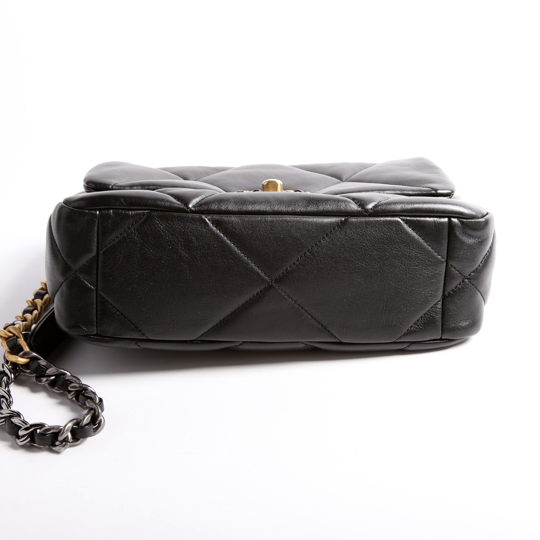 Quilted Goatskin 19 Medium Flap RFID Black