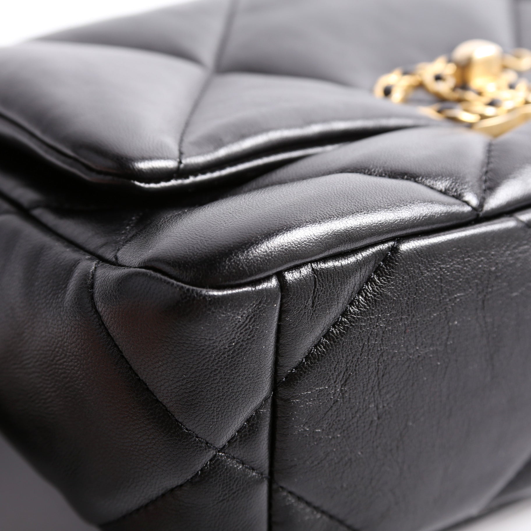 Quilted Goatskin 19 Medium Flap RFID Black