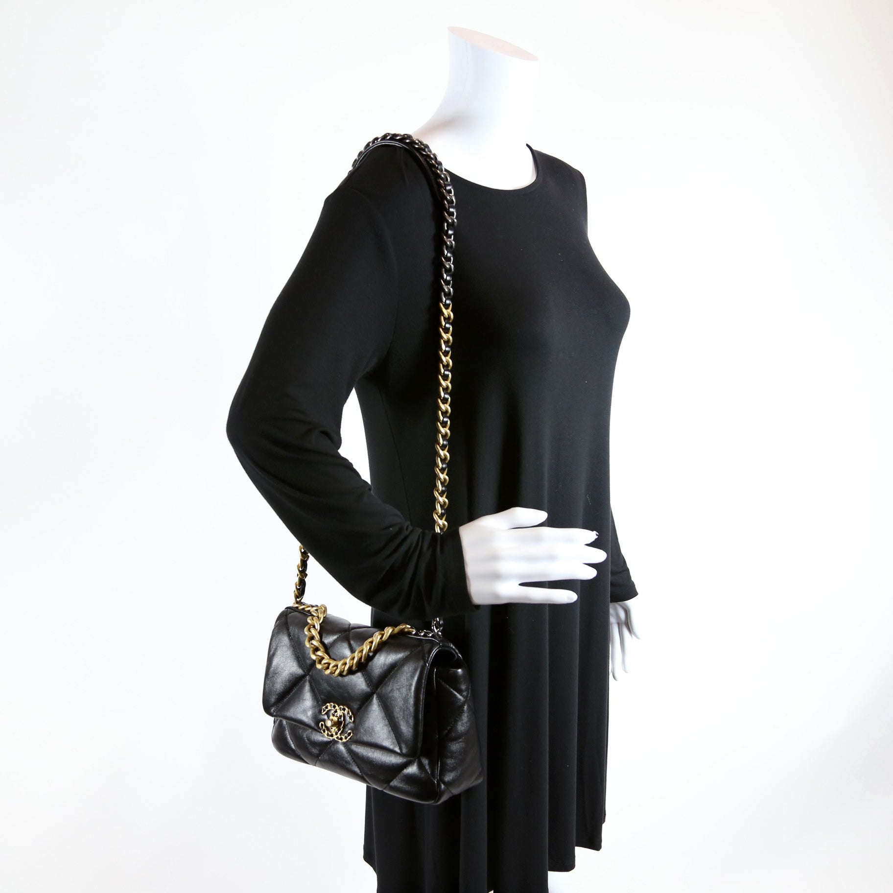 Quilted Goatskin 19 Medium Flap RFID Black