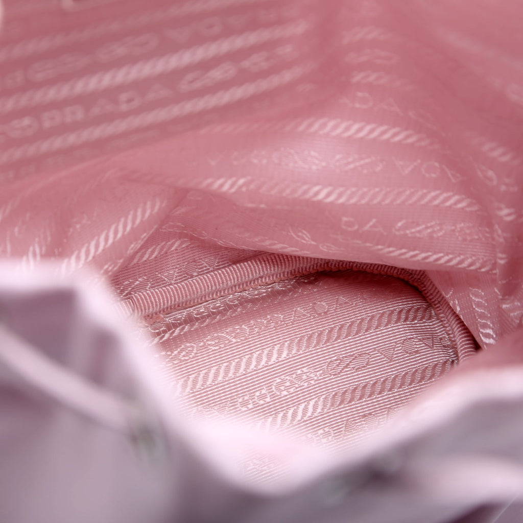 1NE369 Re-Nylon Drawstring Pouch Pink