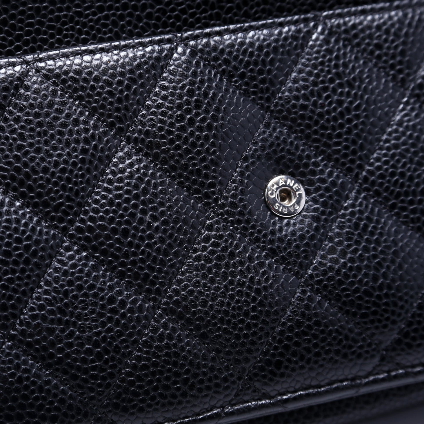 WOC Classic Quilted Caviar Black