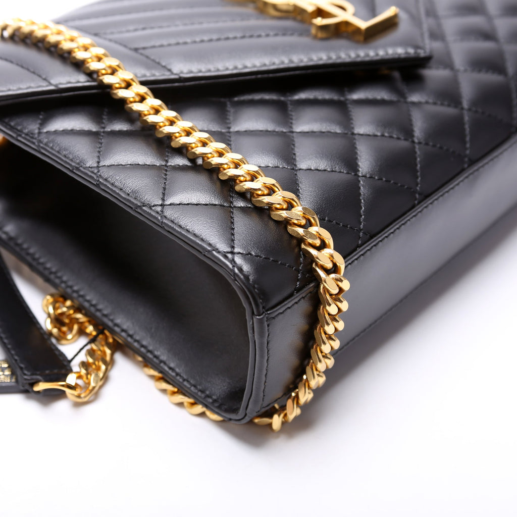 Envelope Medium Tri-Quilt Black
