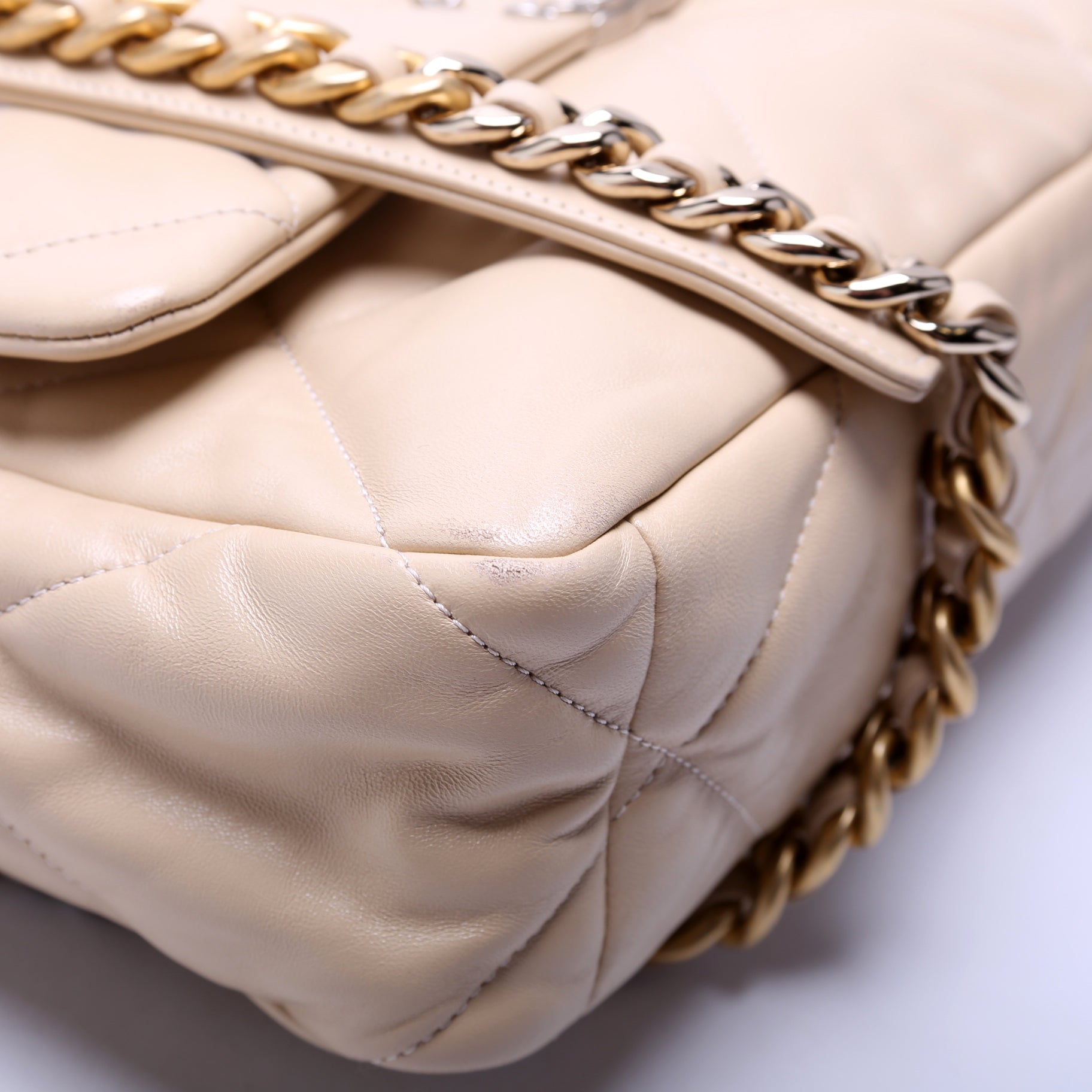 Quilted Goatskin 19 Large 32+M Beige