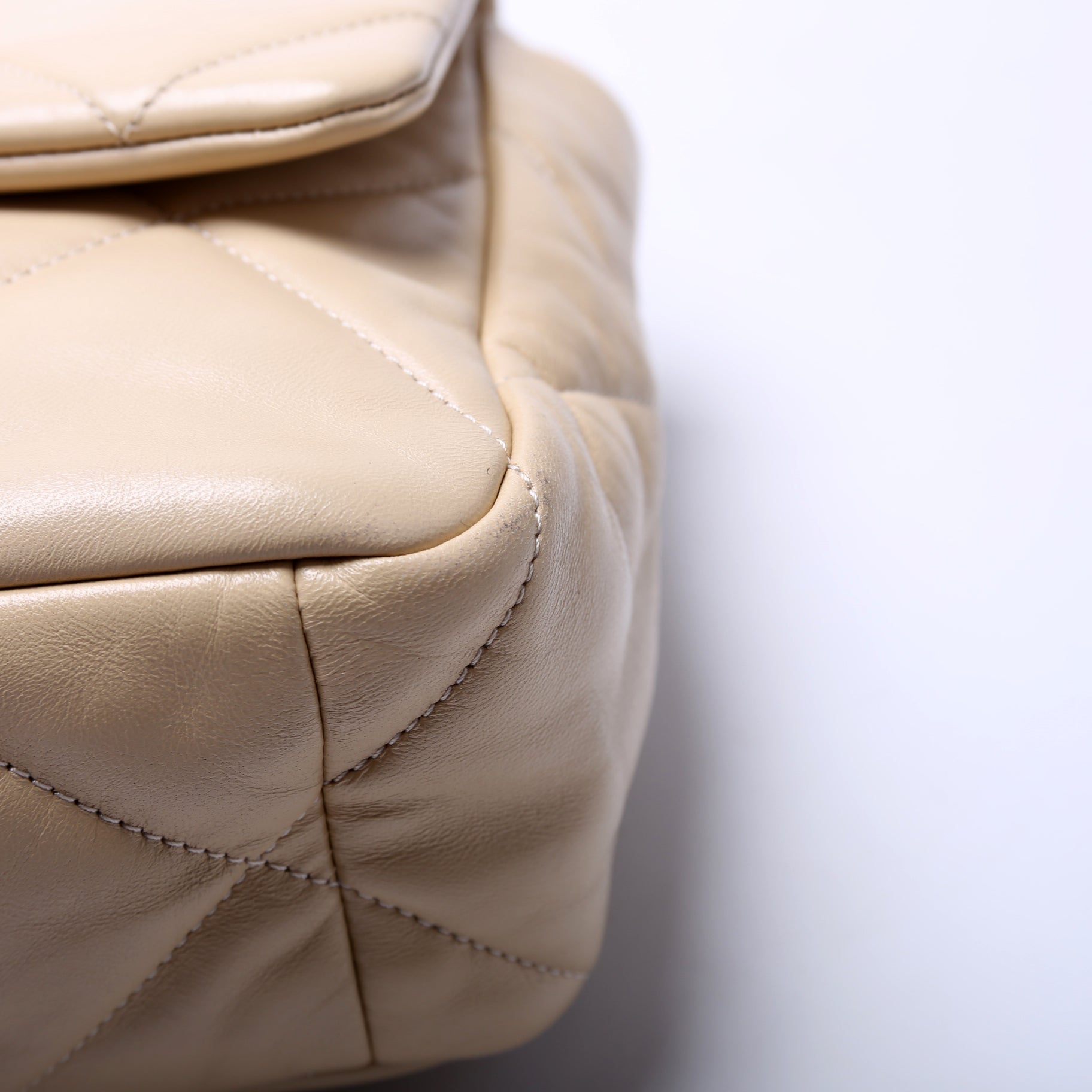 Quilted Goatskin 19 Large 32+M Beige