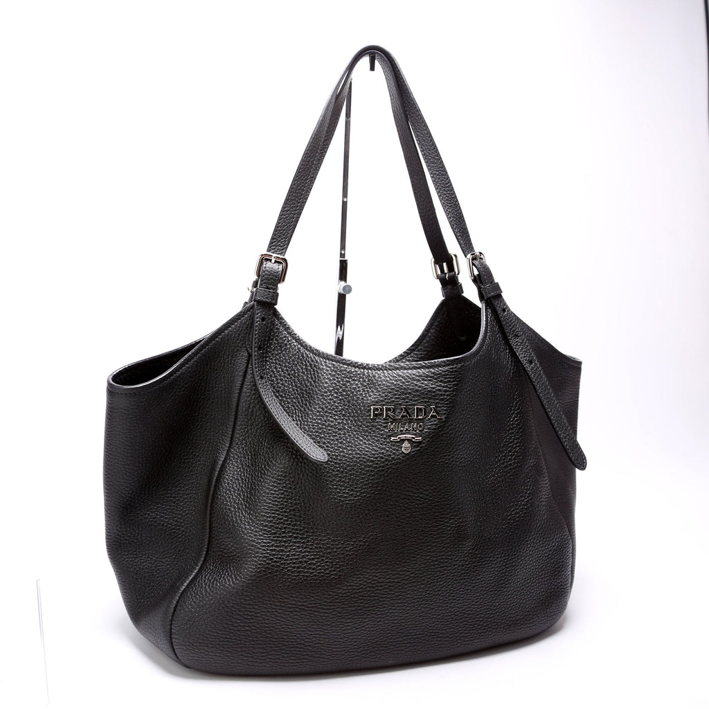 Vitello Daino Leather Shoulder Bag Black