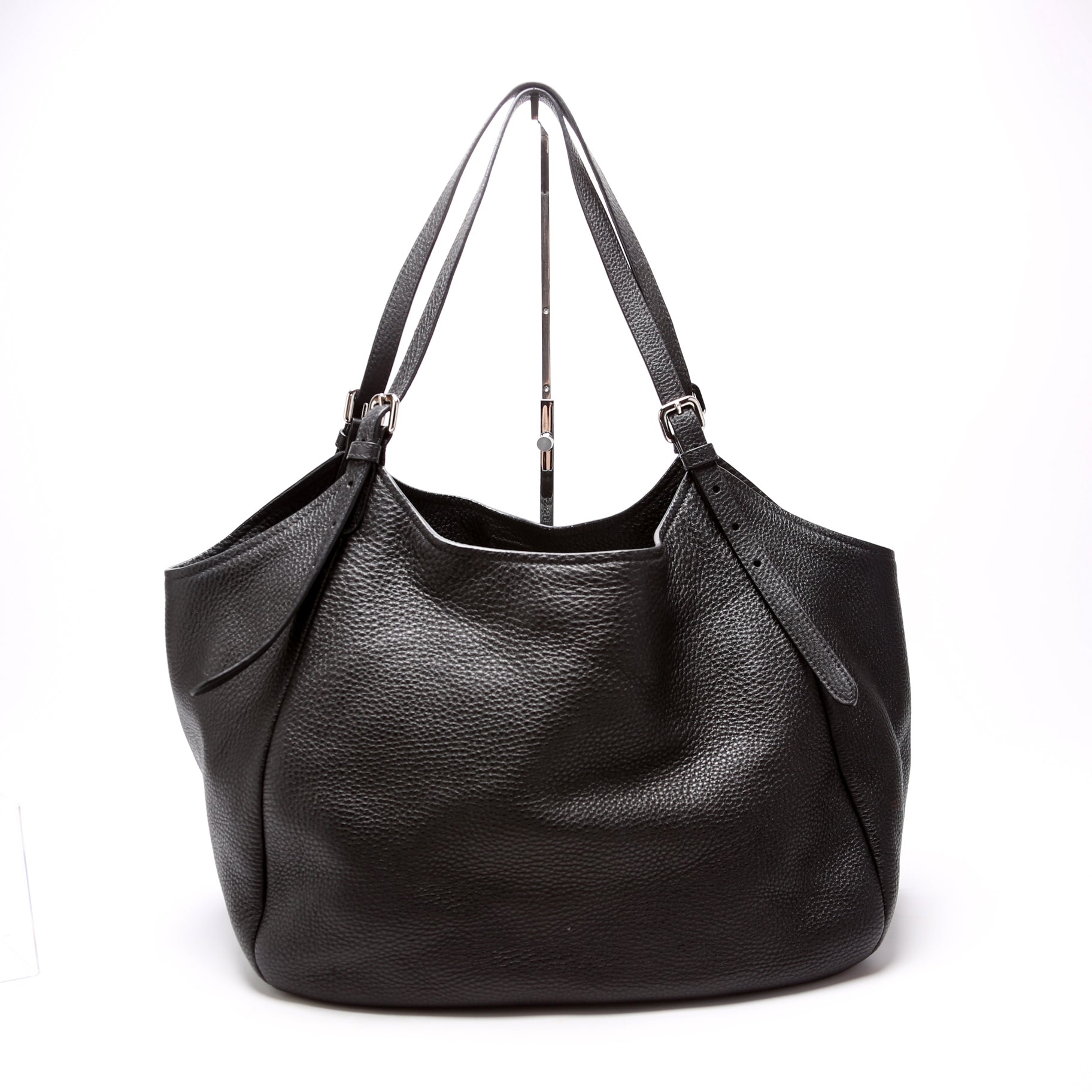 Vitello Daino Leather Shoulder Bag Black